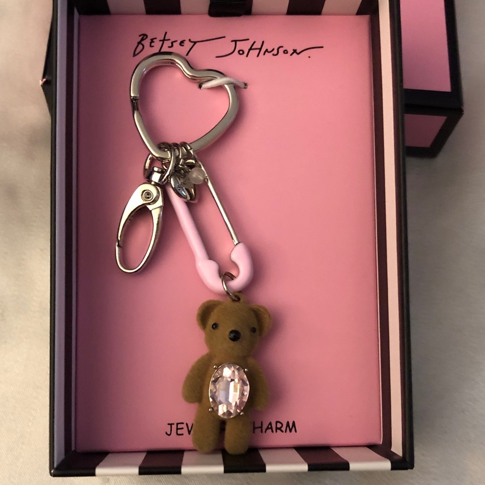 Betsey Johnson 3D Brown Teddy Bear & Pink Safety Pin Bag Charm Keychain NIB